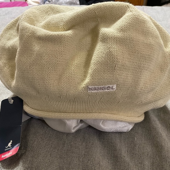 Kangol Accessories - NWT kangol beret